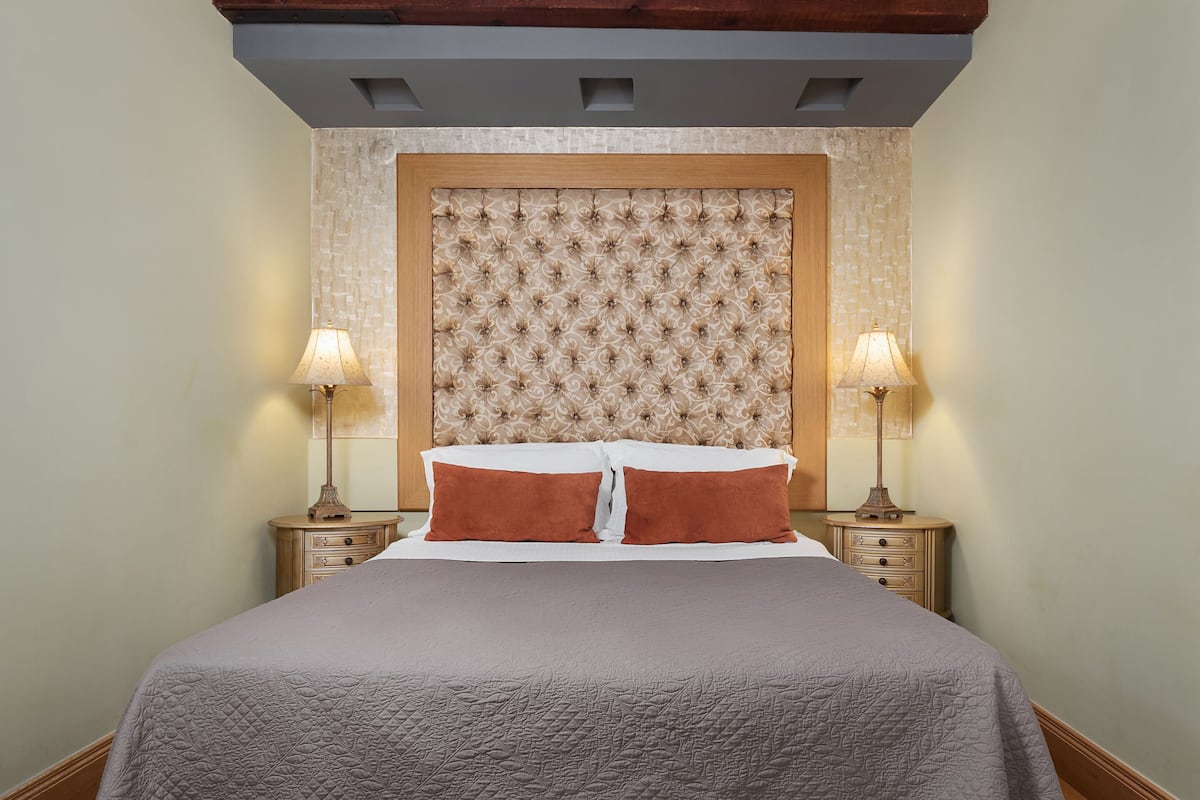 Egyptian cotton sheets, down comforters, memory foam beds, in-room safe