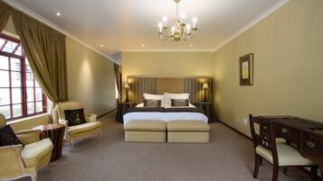 6 bedrooms, premium bedding, in-room safe, desk