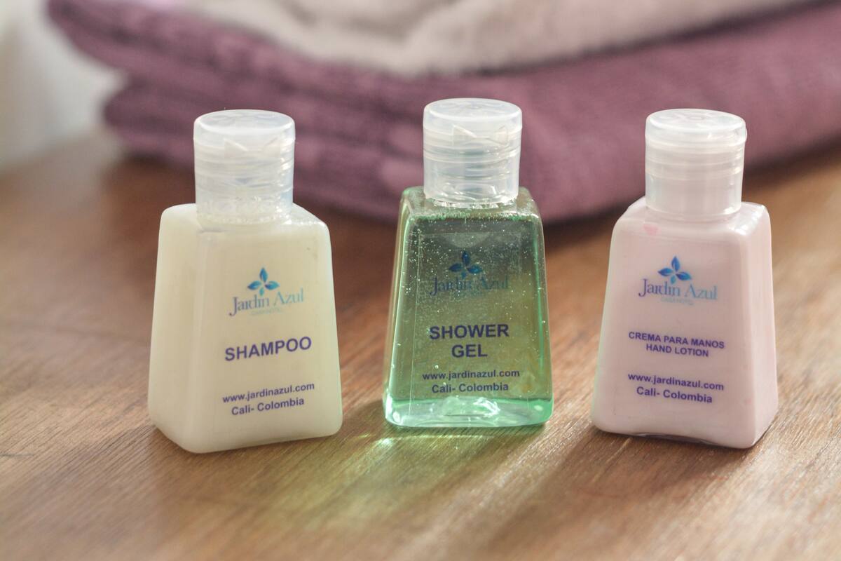 deluxe double room, balcony | bathroom | shower, towels