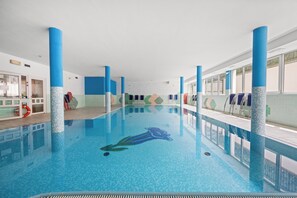 Indoor pool, sun loungers - Aparthotel Princess (Canazei)