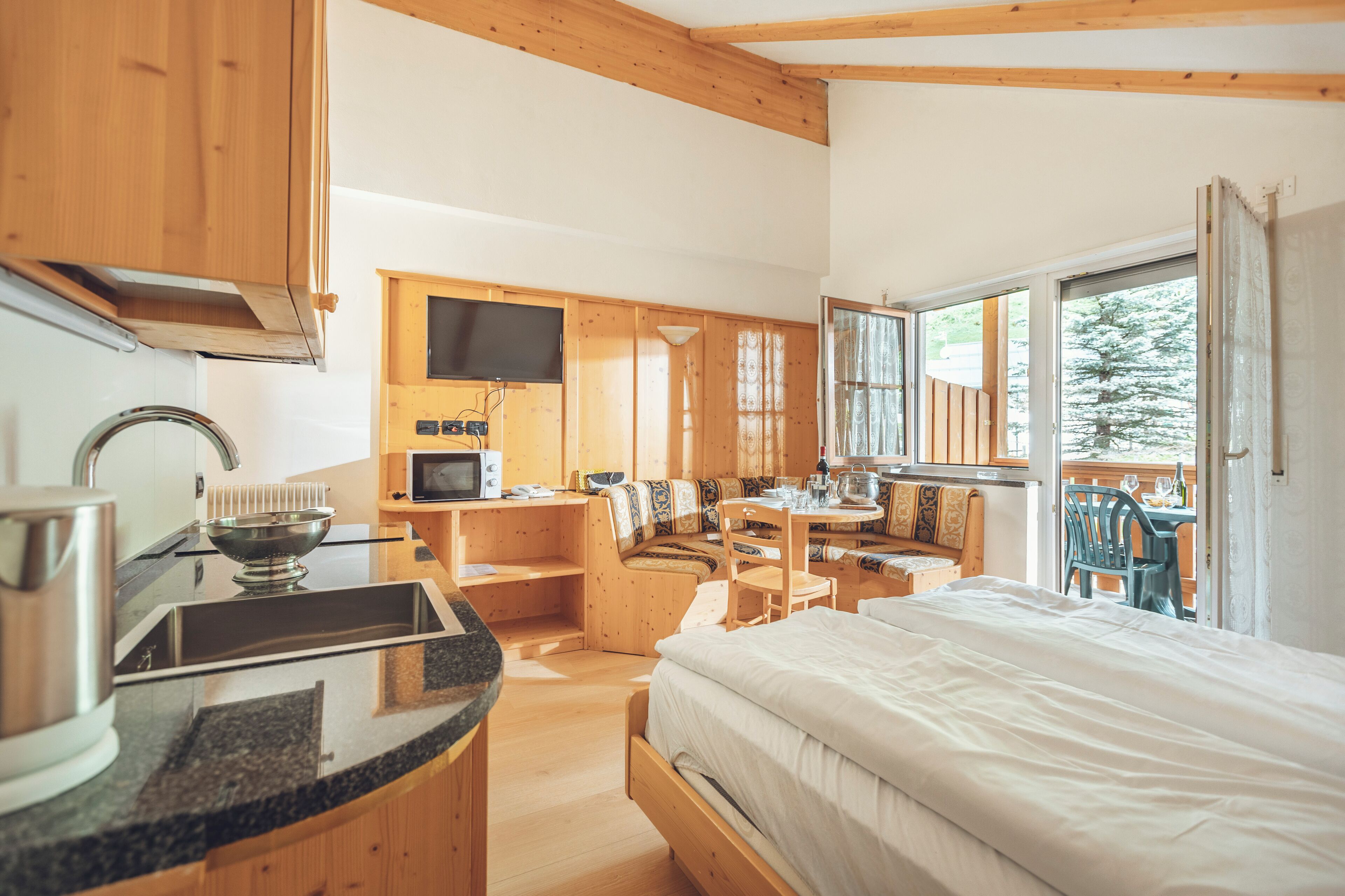 Studio, balkong (2 people) | Oppholdsområde | TV