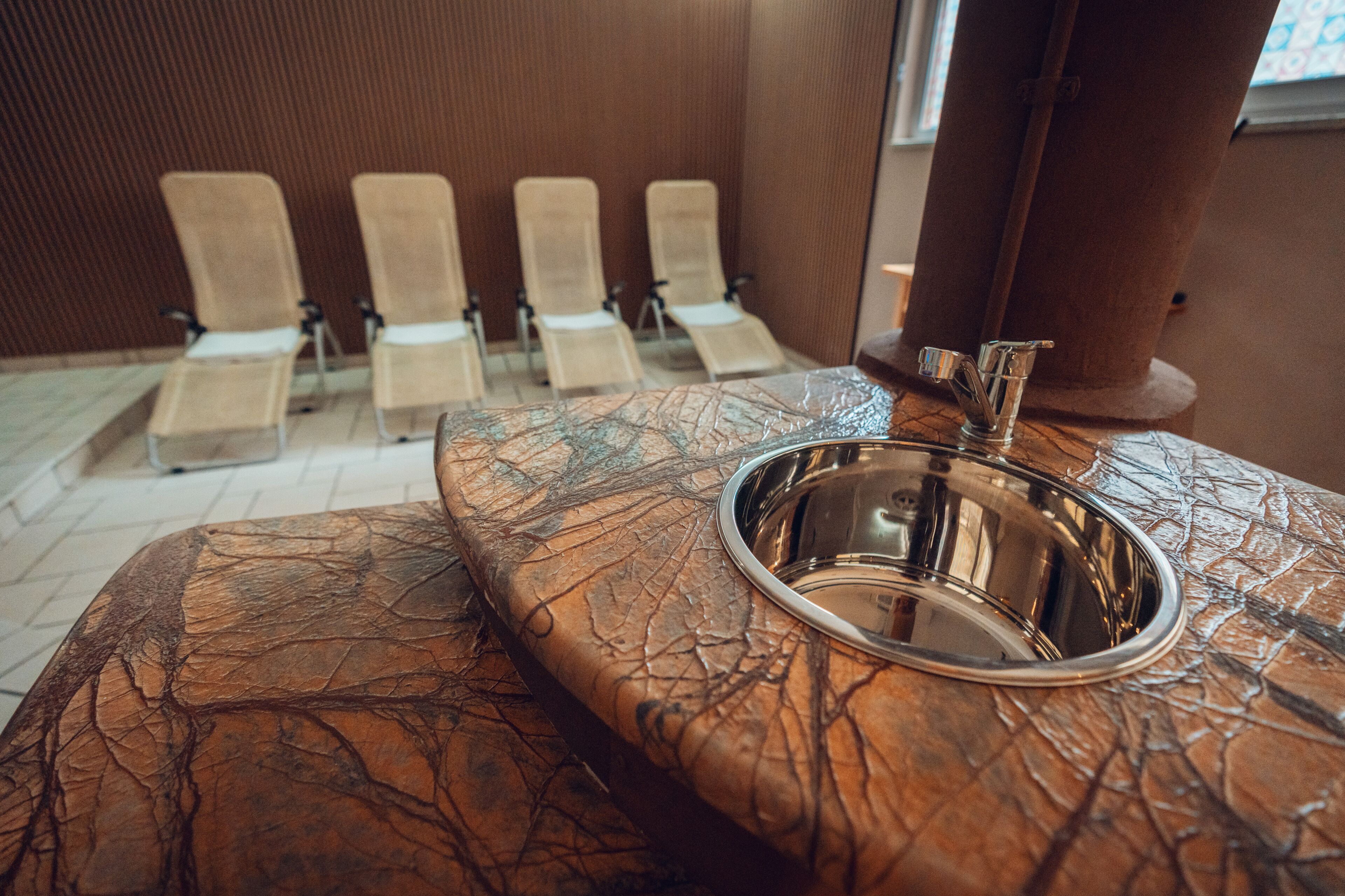 sauna, steam room, turkish bath/hammam