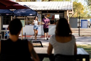 Dining - Nitmiluk Cabins (Nitmiluk)