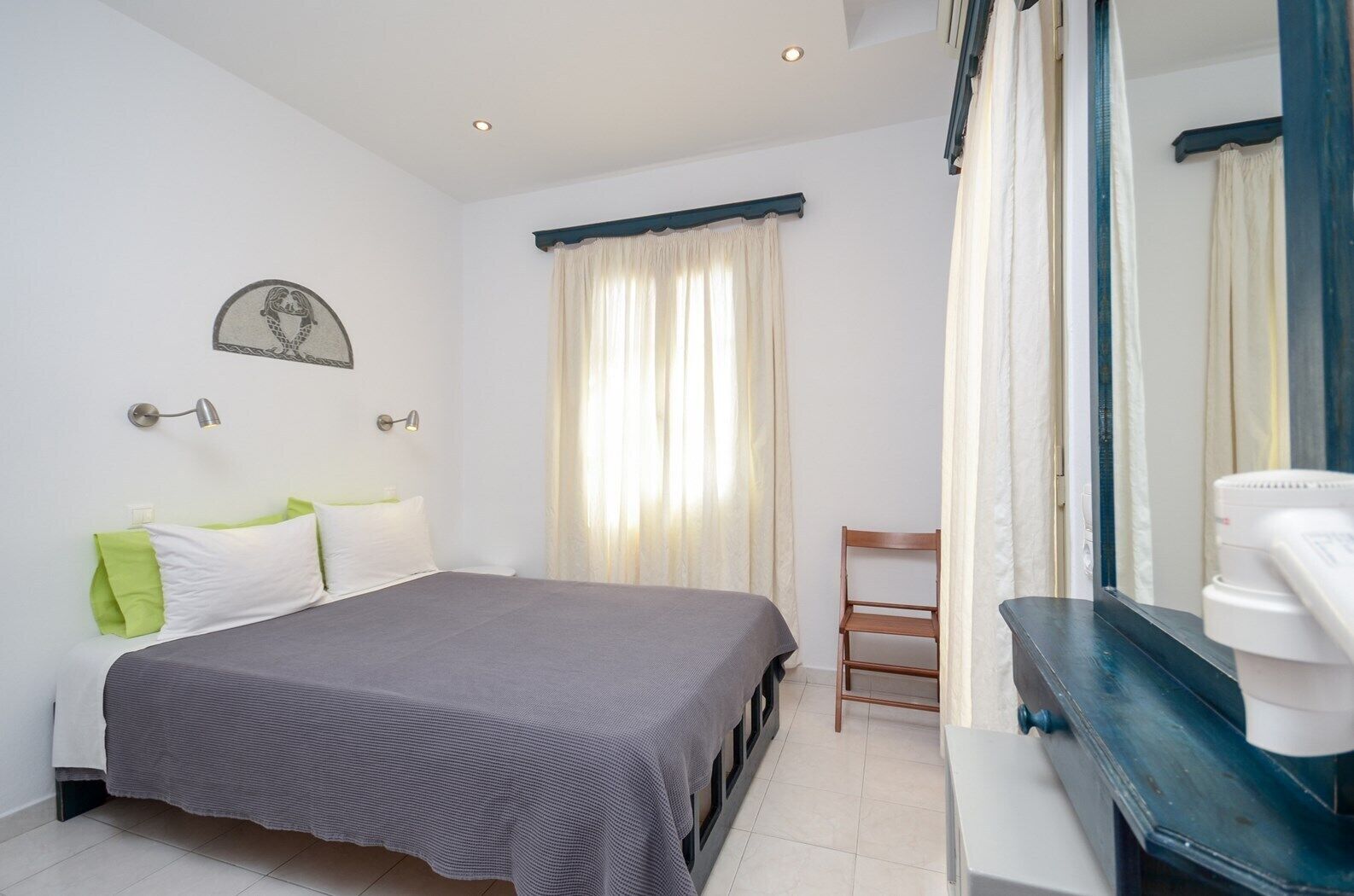 Coffres-forts dans les chambres, Wi-Fi gratuit, draps fournis