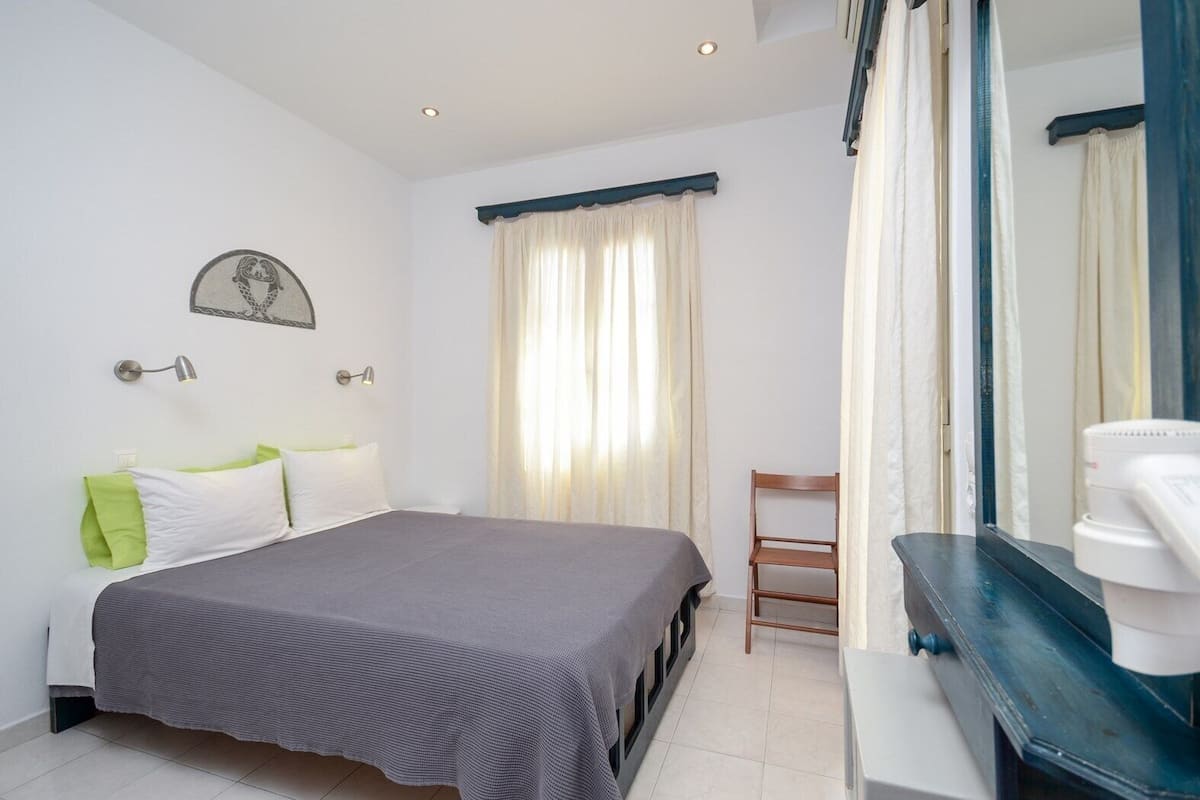 1 bedroom, in-room safe, free WiFi, bed sheets