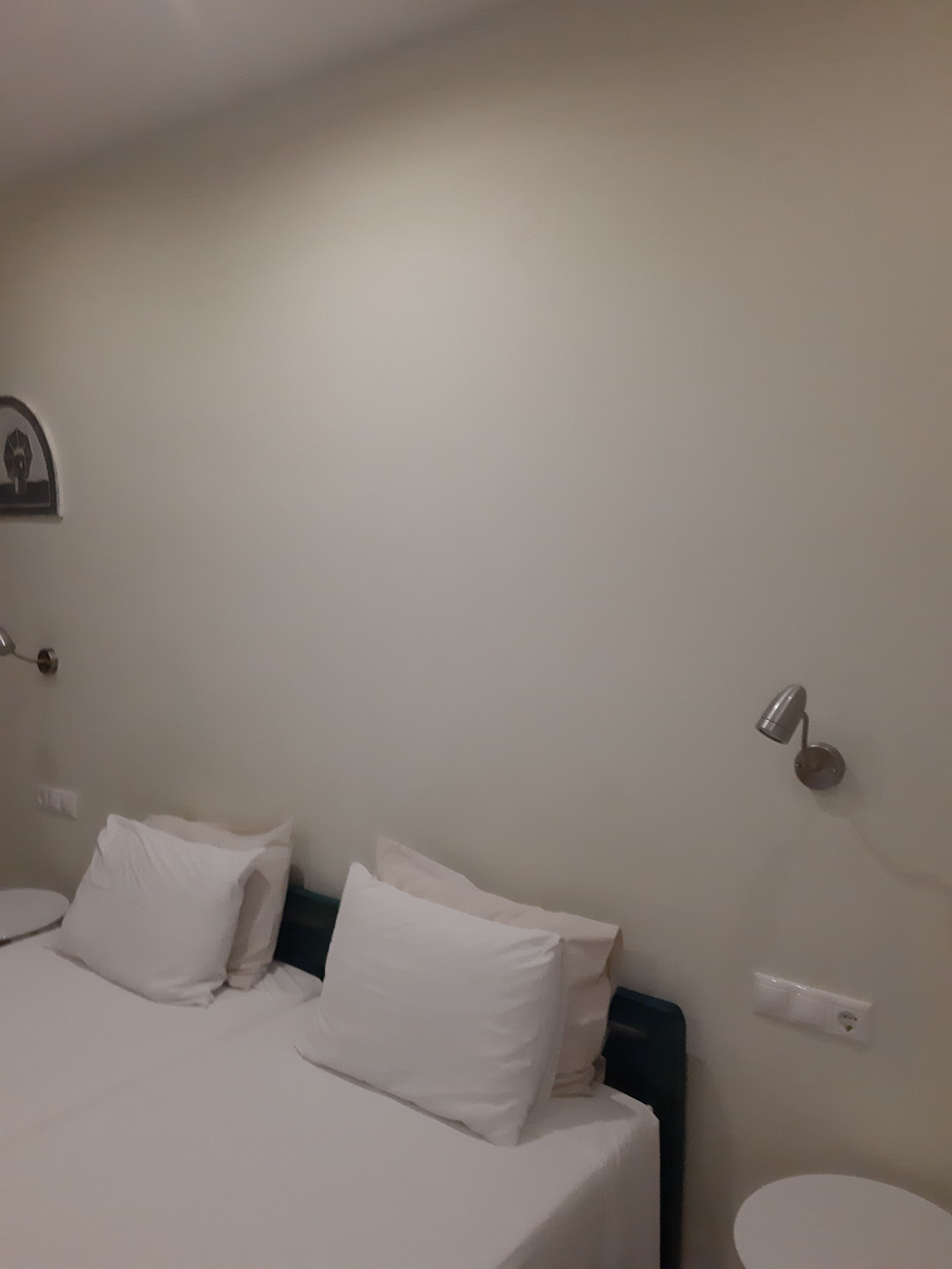 Douche, sèche-cheveux, serviettes fournies