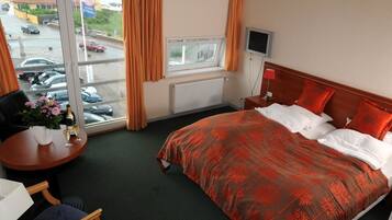 Desk, cots/infant beds, rollaway beds, free WiFi