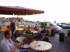 Breakfast, lunch and dinner served