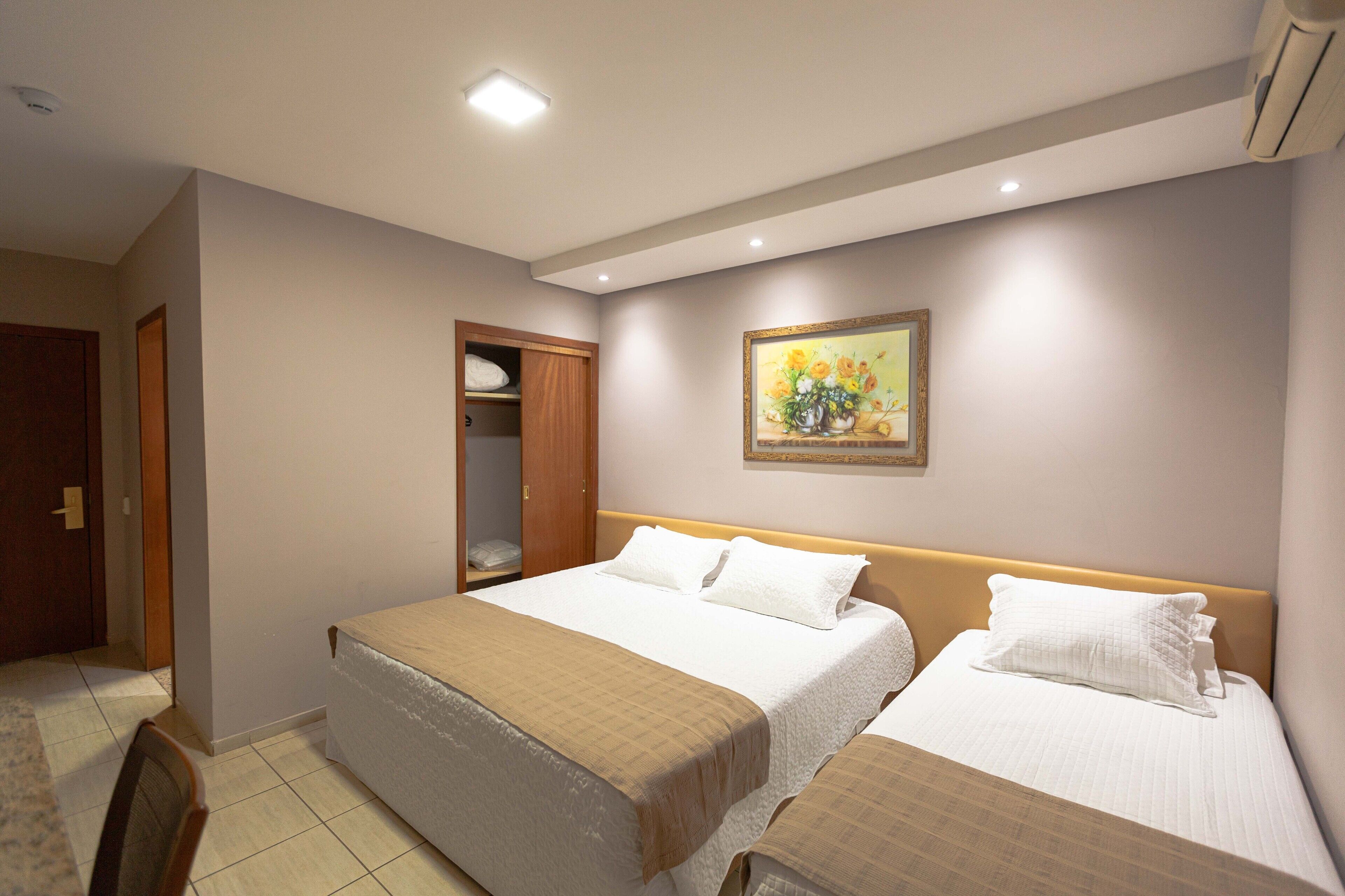 Minibar, bureau, Wi-Fi gratuit, draps fournis