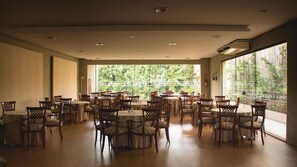 Breakfast, lunch and dinner served - Hotel Foz do Iguaçu (Foz do Iguaçu)