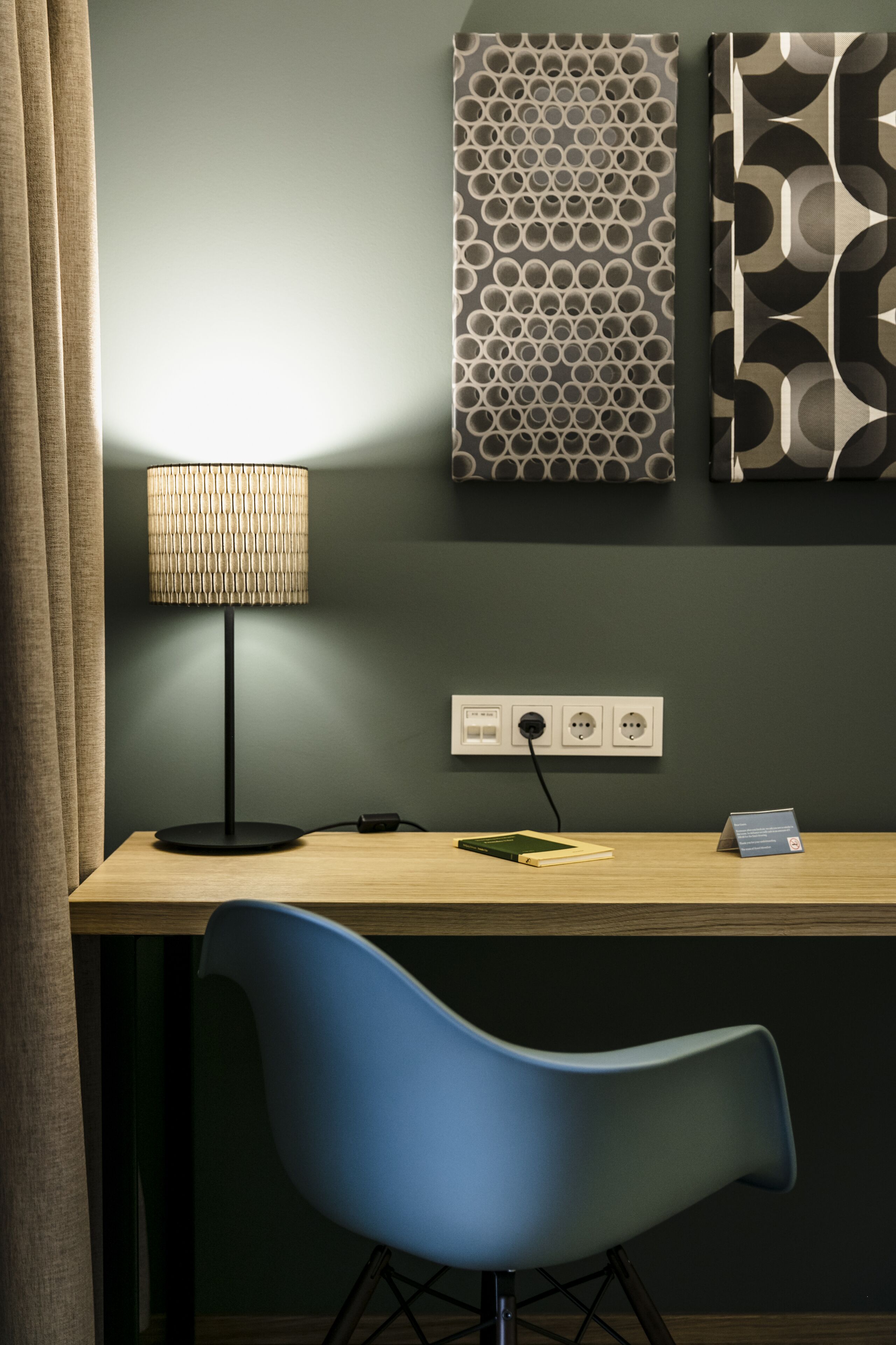 business double room, 1 double bed, accessible | room amenity