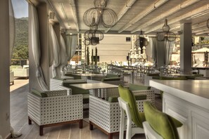 Bar (on property) - Salvator Villas & Spa Hotel (Parga)