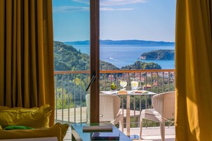 Deluxe Room | Balcony view