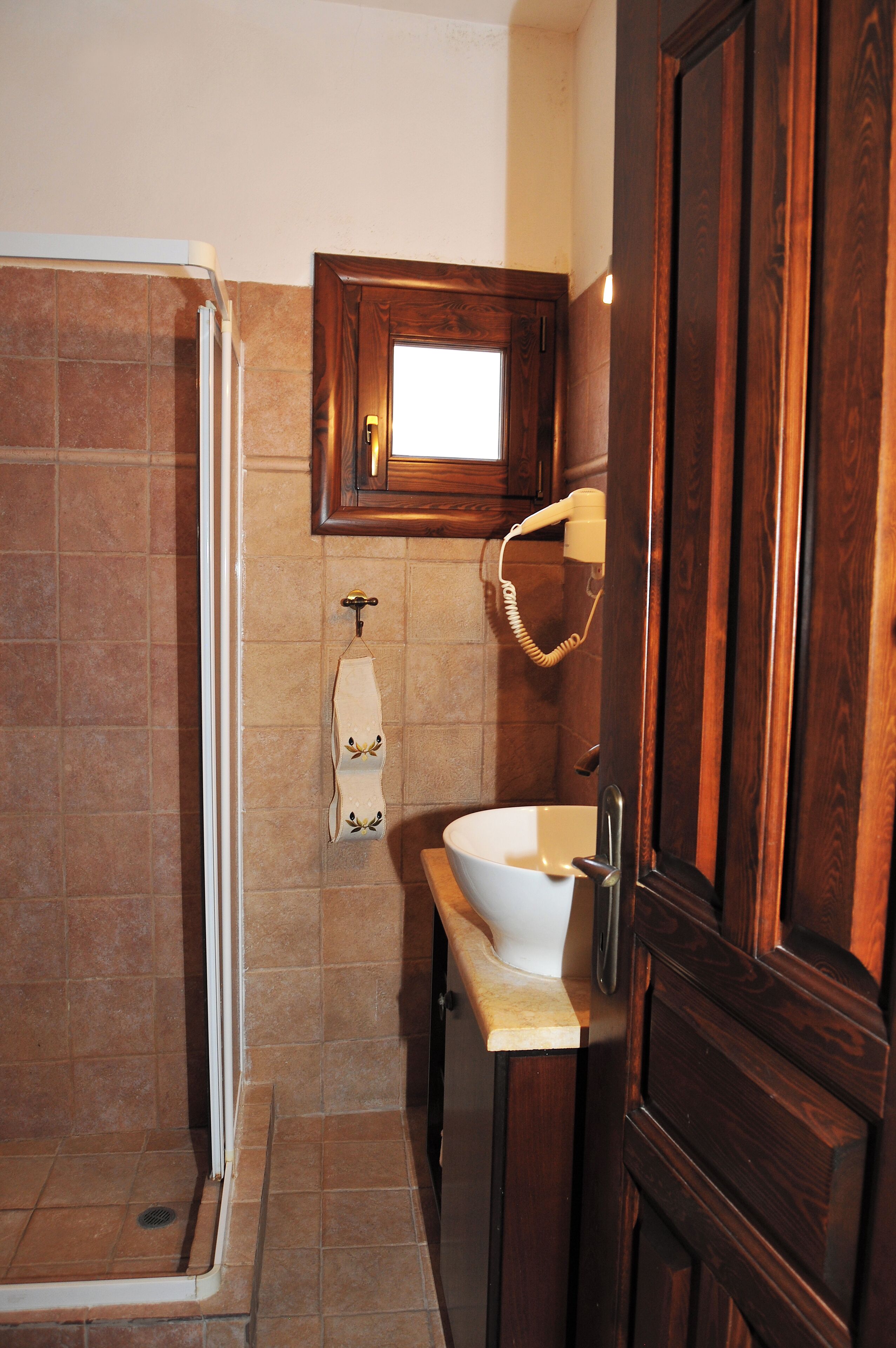 deluxe apartment, 1 queen bed with sofa bed | bathroom | hair dryer, slippers, towels