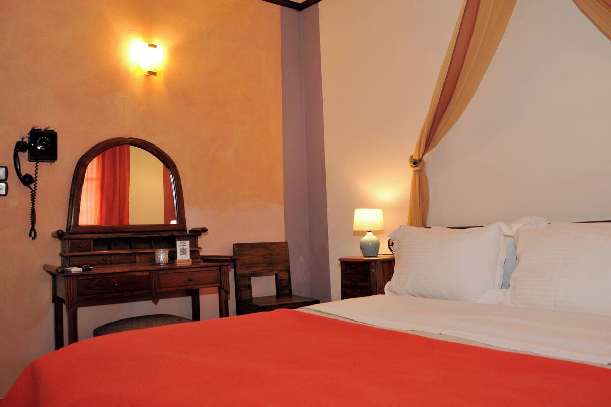 deluxe apartment, 1 queen bed with sofa bed | premium bedding, pillow-top beds, minibar, in-room safe