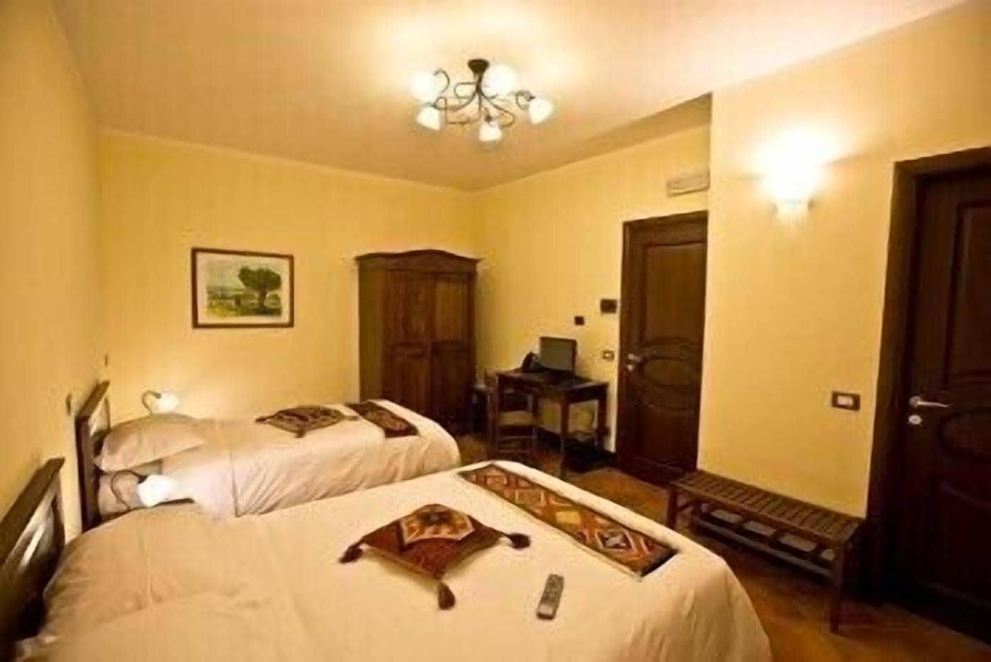 triple room | down duvets, minibar, in-room safe, desk