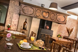 Se ofrece un desayuno continental (7.50 EUR por persona)