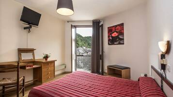 Eenpersoonskamer | 1 slaapkamer, een bureau, verduisterende gordijnen, geluiddichte muren