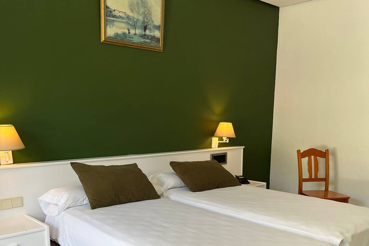 Draps en coton égyptien, minibar, coffres-forts dans les chambres