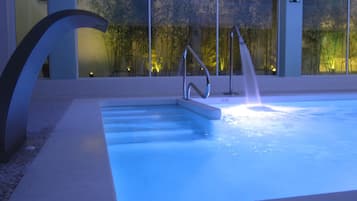 Sauna, hot tub, steam room, Turkish bath/hammam, body treatments