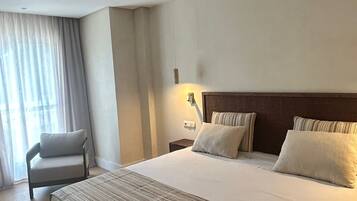 Egyptian cotton sheets, minibar, in-room safe, desk