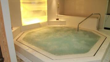 Sauna, hot tub, steam room, Turkish bath, body treatments, aromatherapy