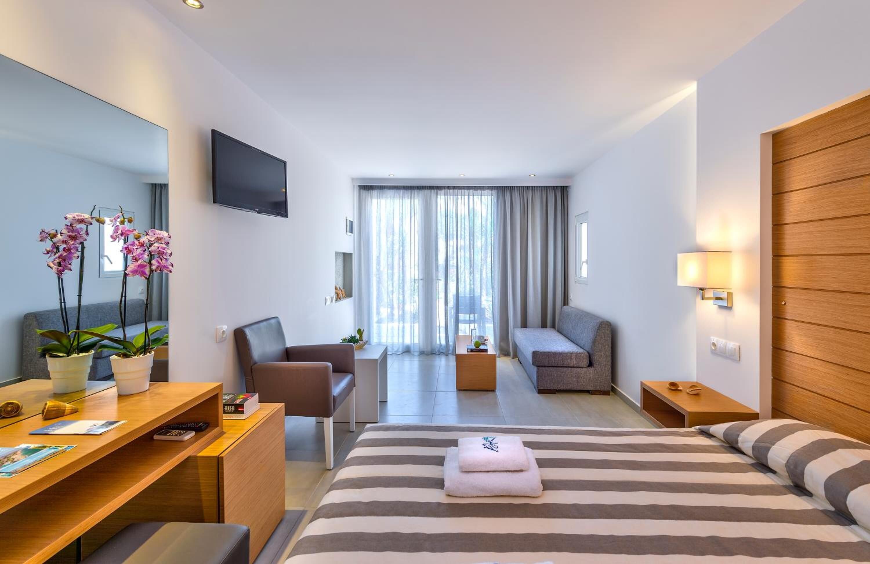 Free cots/infant beds, rollaway beds, free WiFi