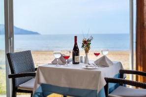 Breakfast, lunch and dinner served - Happy Days Hotel (Apokoronas)