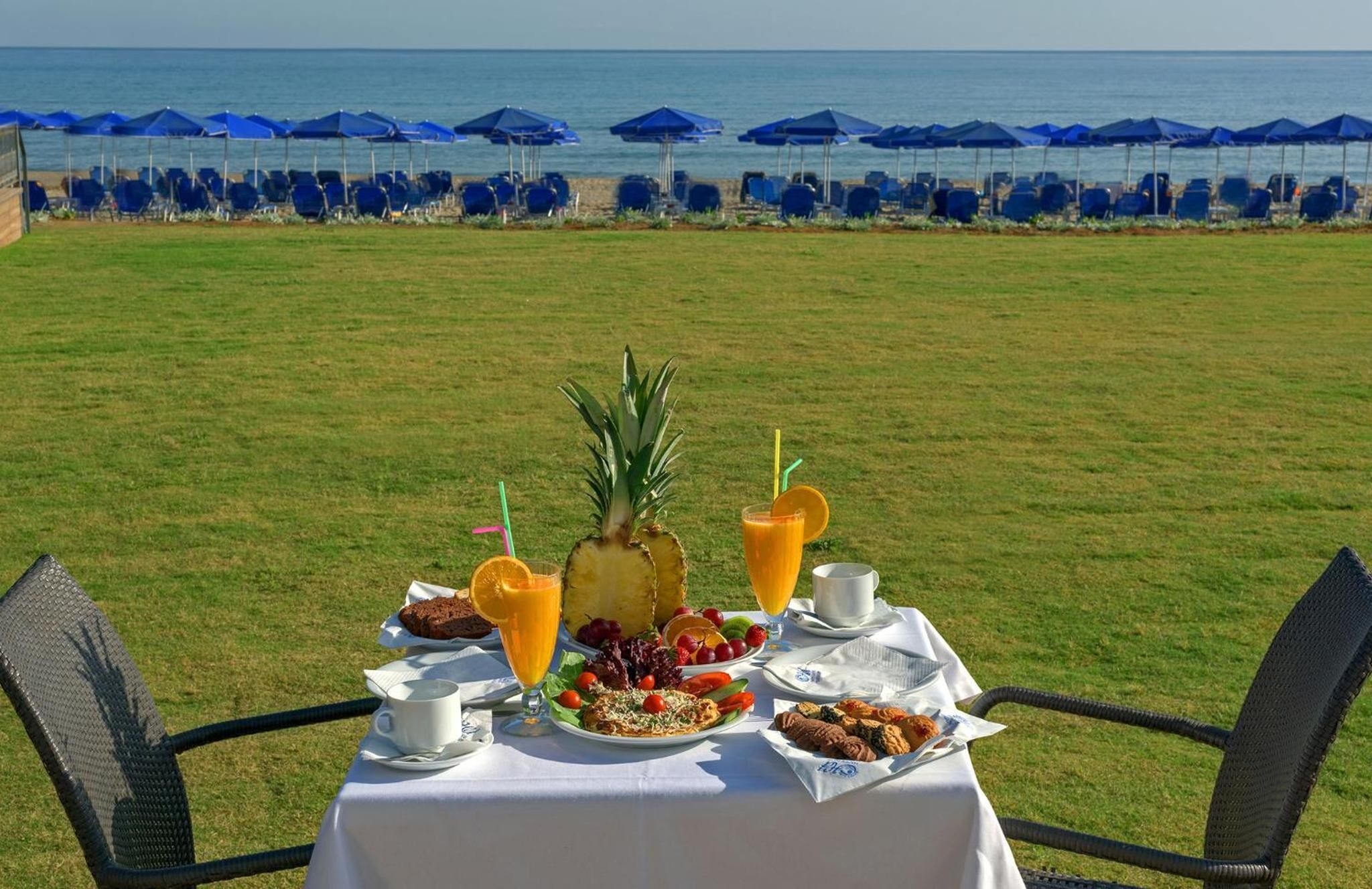 Breakfast, lunch, dinner served; Greek cuisine 