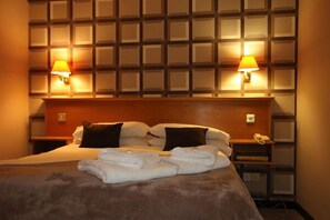 Dobbeltrom | Skrivebord, strykejern/-brett, reiseseng for barn og wi-fi (inkludert)