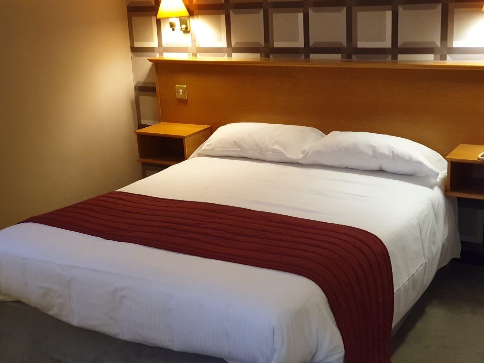deluxe double room, 1 king bed, non smoking | desk, iron/ironing board, travel cot, free wifi