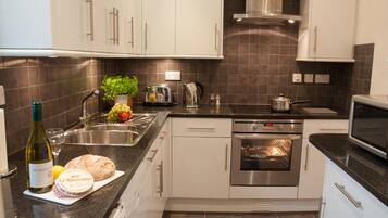Apartment, 1 Bedroom | Private kitchen