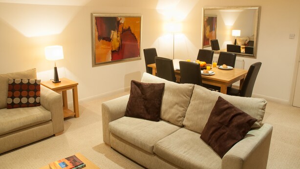 Apartment, 3 Bedrooms | Living room | Flat-screen TV - Clarendon House And Gardens (Richmond)
