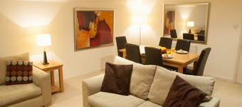 Clarendon House And Gardens