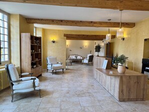 Reception - Hôtel du Midi (Visan)