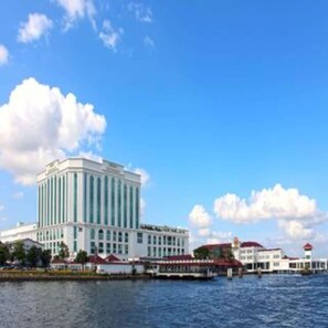 Exterior - Berjaya Waterfront Hotel (Johor Bahru)
