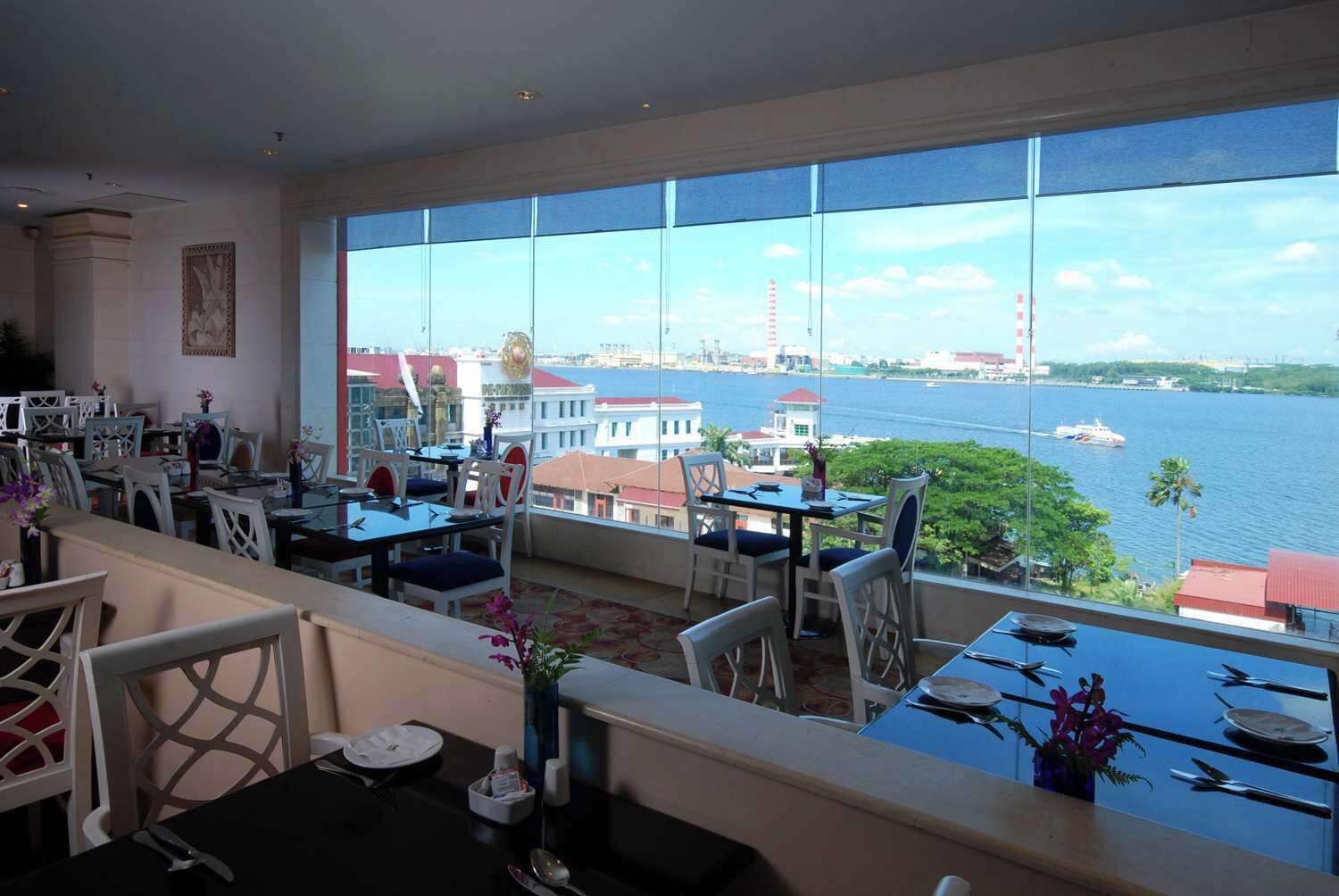 4 Restaurants, Frühstück, Mittagessen, lokale und internationale Küche