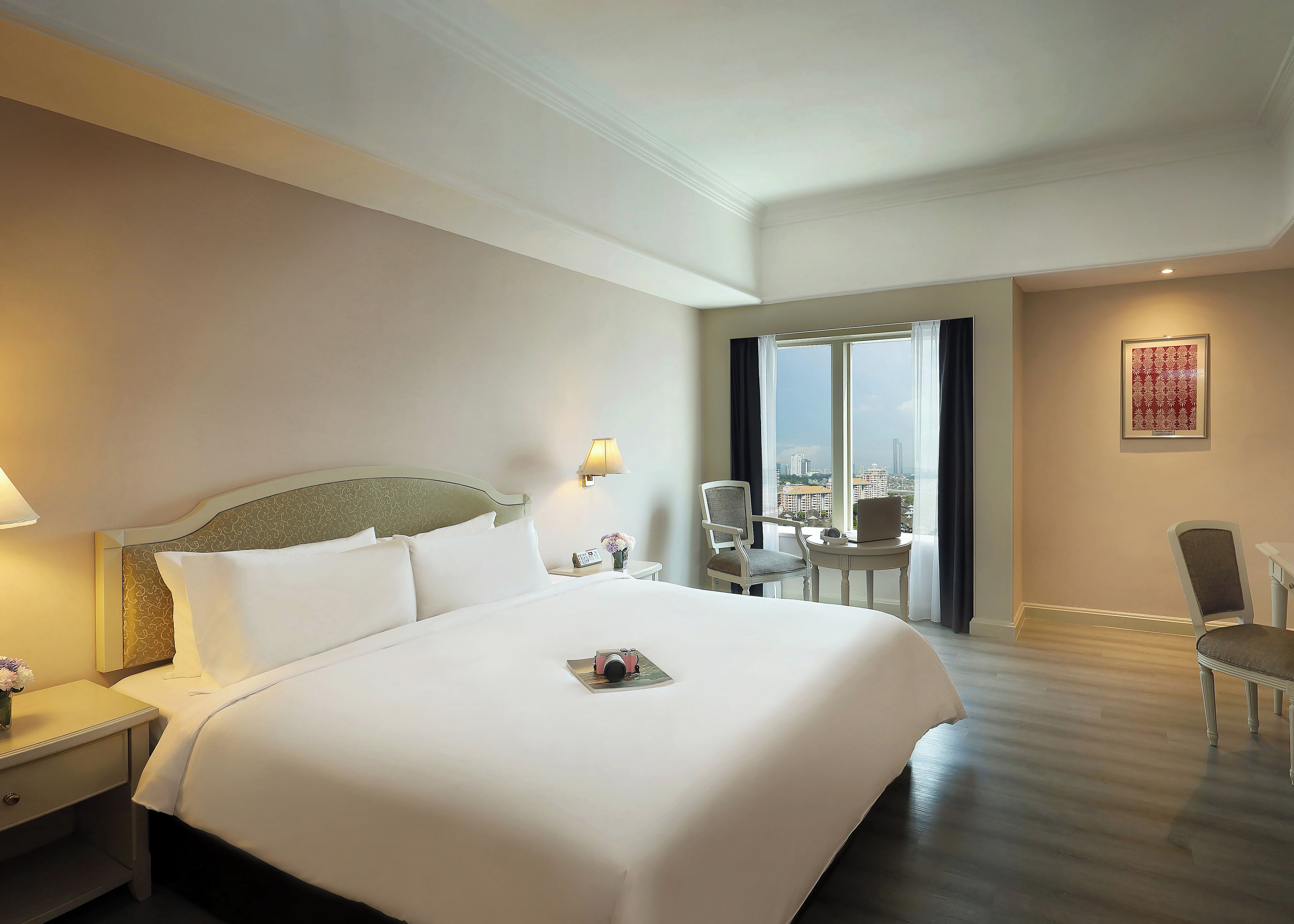 Minibar, in-room safe, desk, iron/ironing board