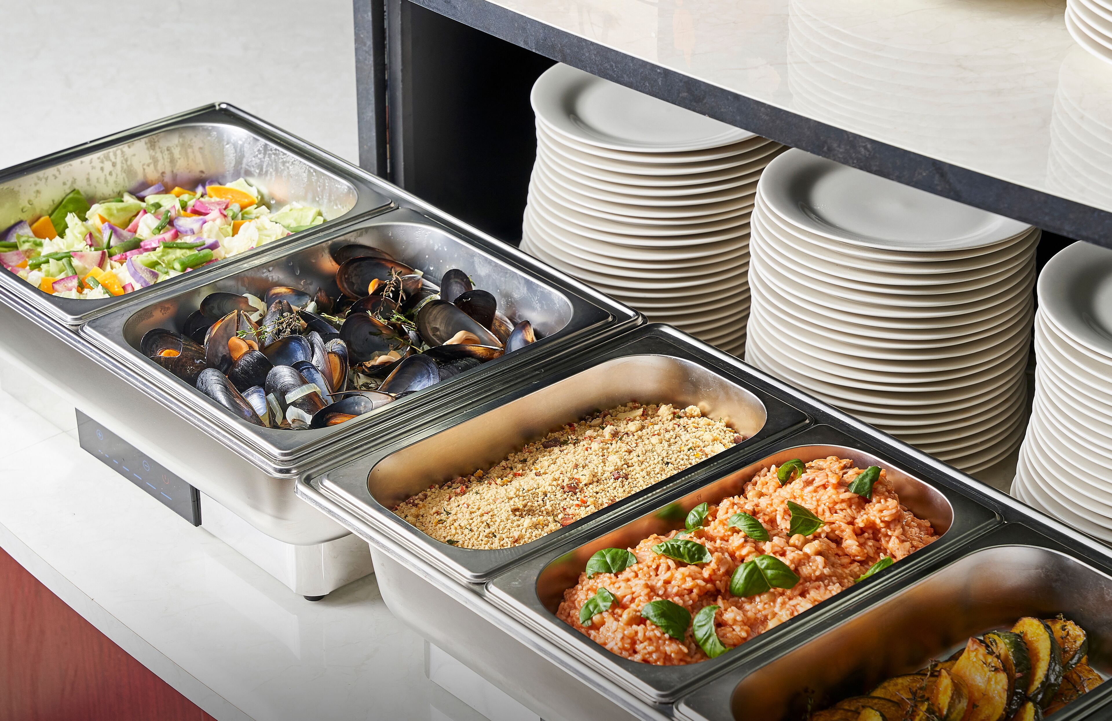 daily buffet breakfast (jpy 2200 per person)