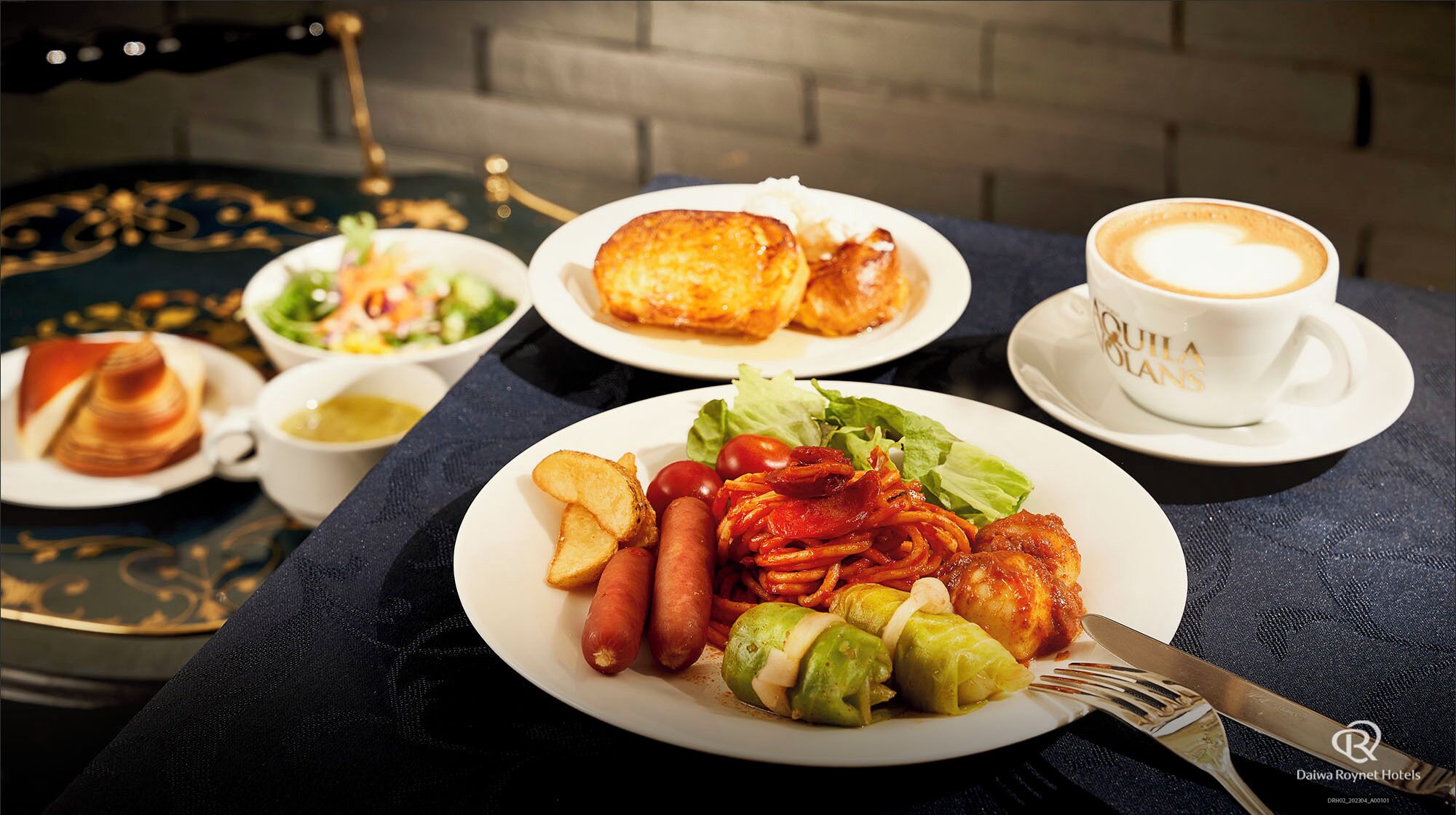 daily buffet breakfast (jpy 2200 per person)
