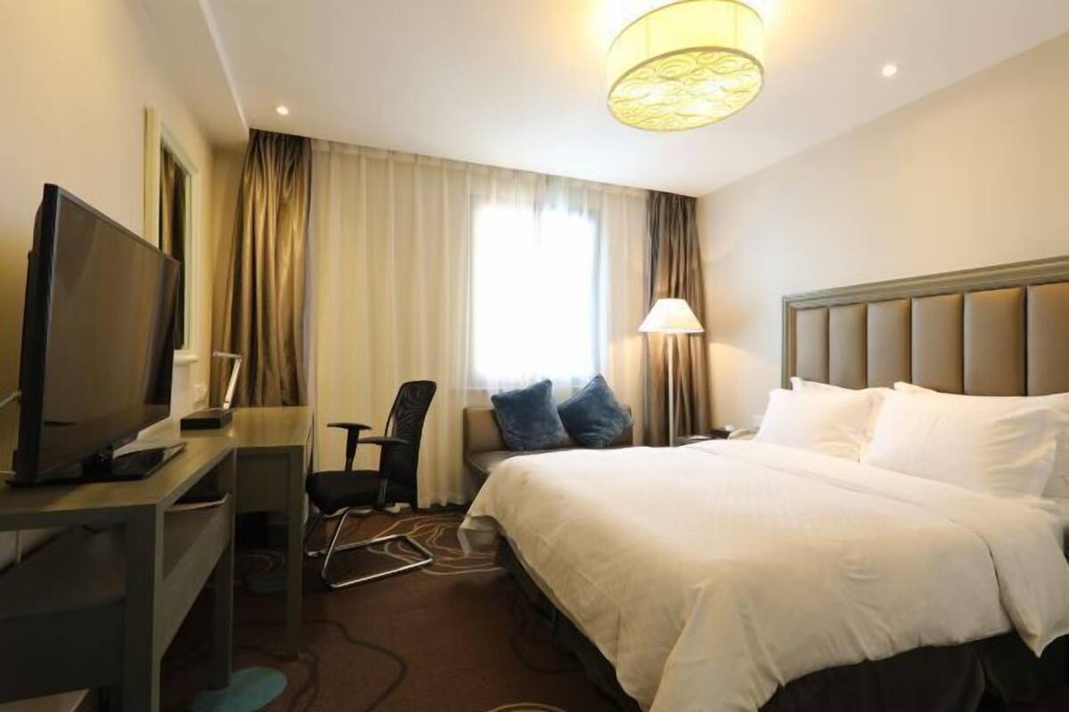 In-room safe, desk, soundproofing, iron/ironing board