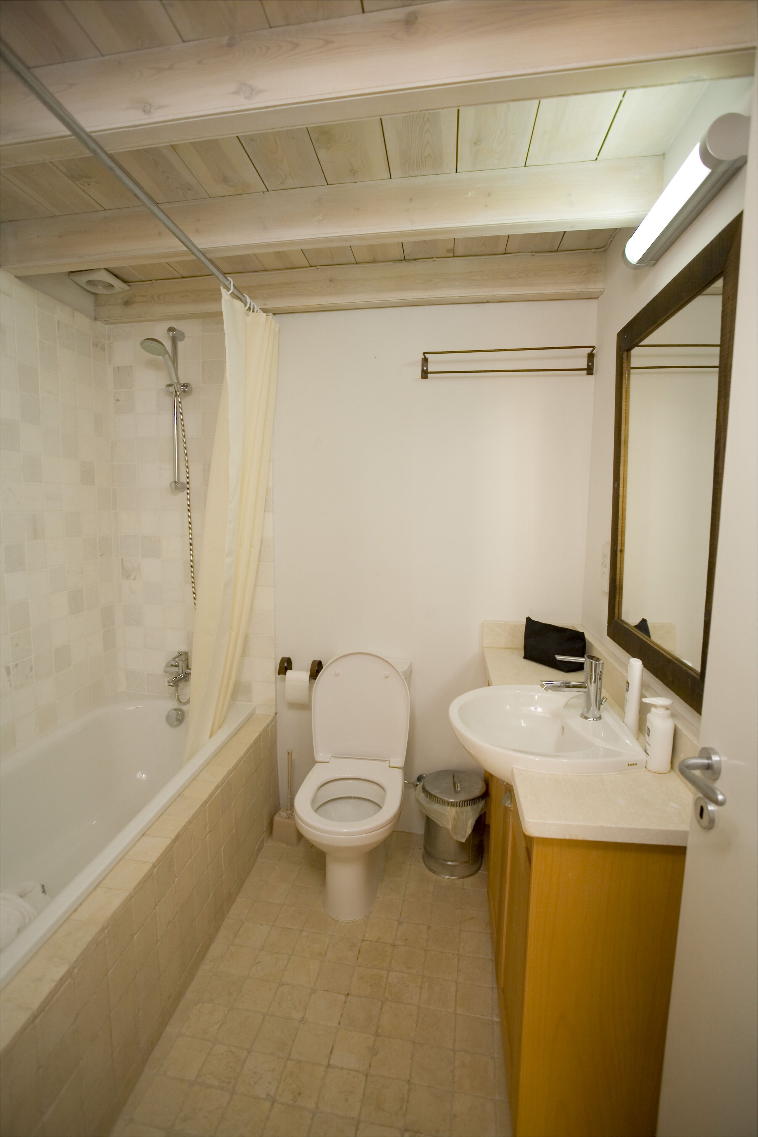 apartment, 1 bedroom | bathroom | rainfall showerhead, free toiletries, hair dryer, towels