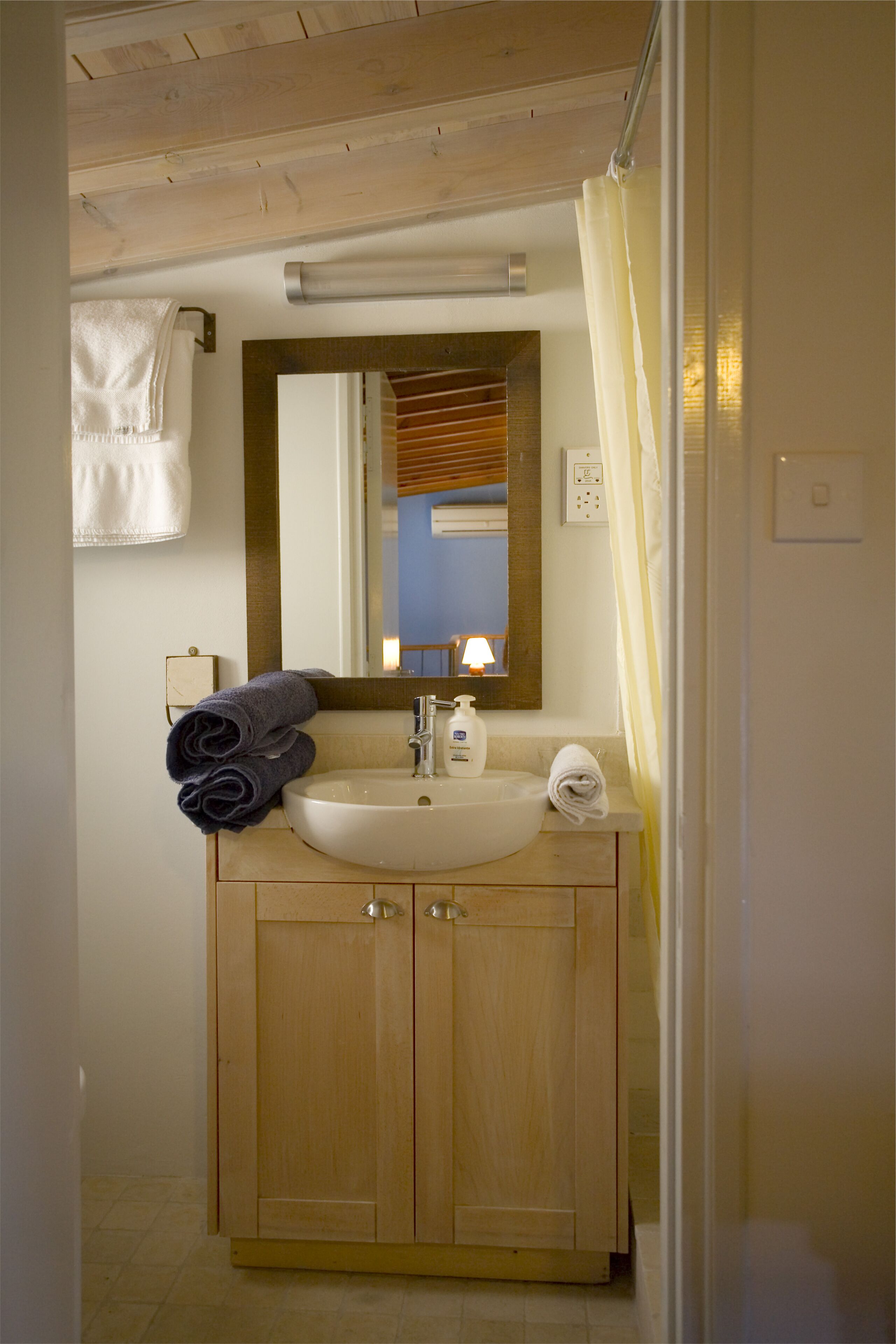 apartment, 1 bedroom | bathroom sink