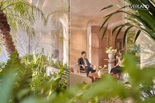 ซิลเวอร์แลนด์ ซิล โฮเต็ล