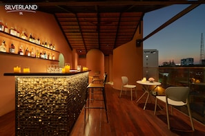 Bar al costat de la piscina