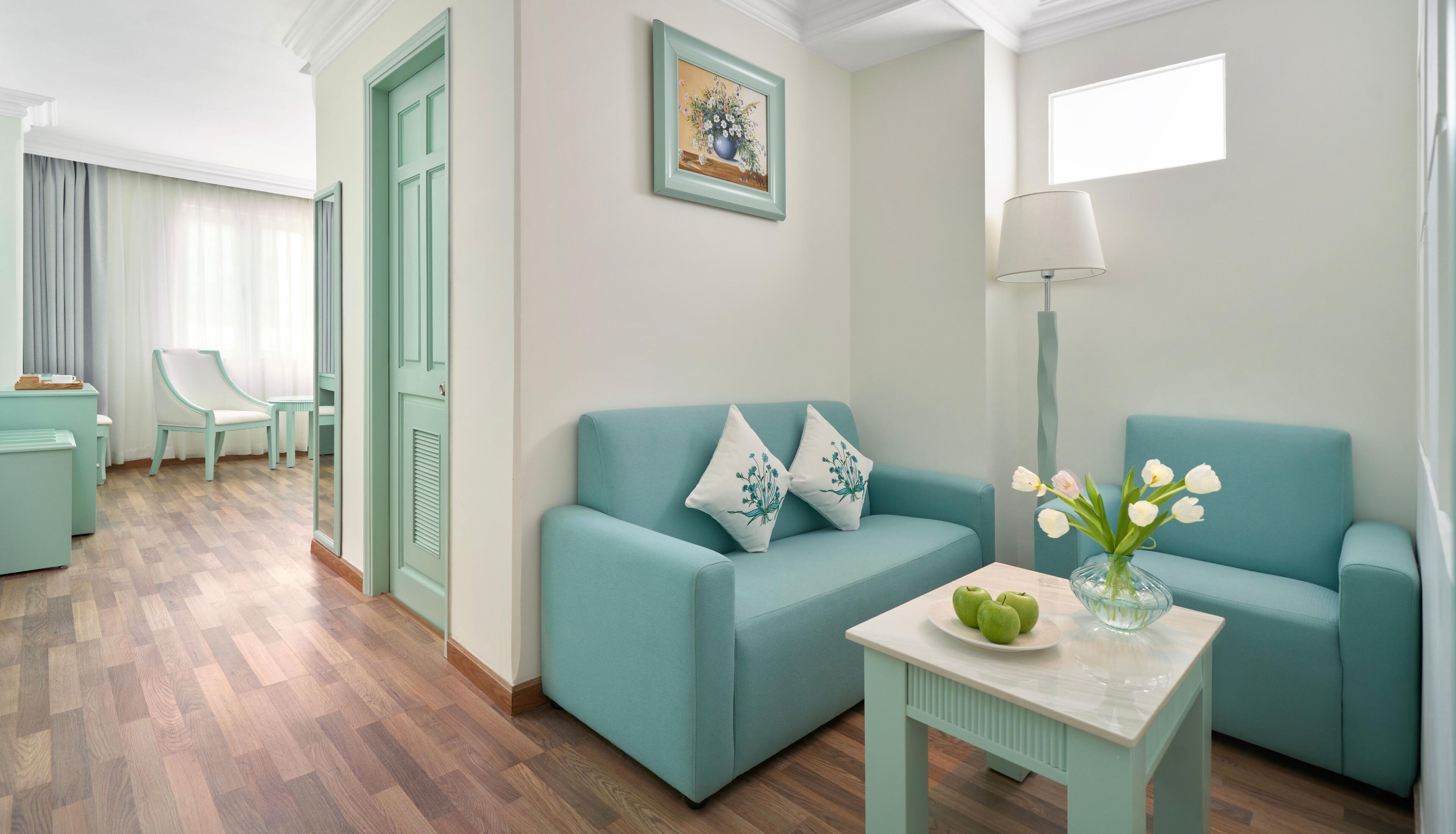 the gallery suite | living area | 30-inch lcd tv with cable channels, tv, video game console