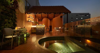 Silverland Sil Hotel