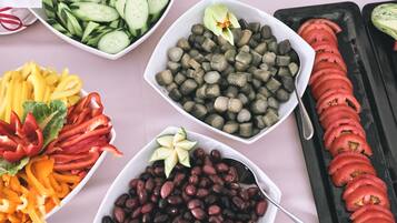 Sudah termasuk sarapan prasmanan