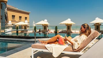 2 piscinas al aire libre (de 07:00 a 19:00), sombrillas, tumbonas