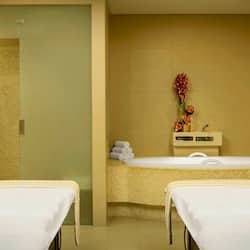 Couples treatment room(s), sauna, steam room, body treatments